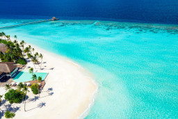 baglioni-restort-maldives-pool-beach_thumbnail